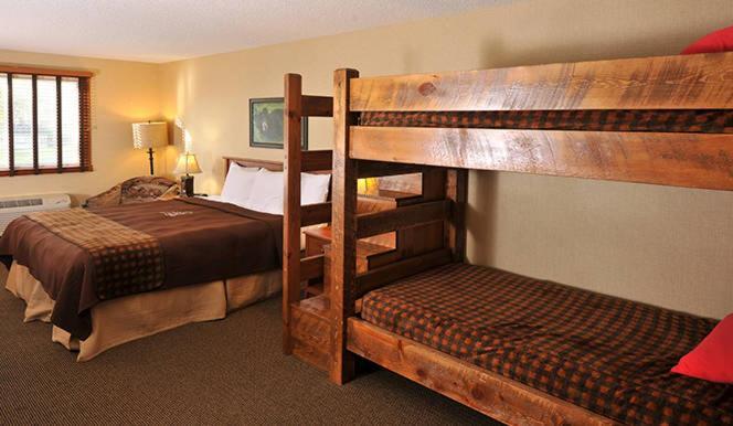 Boarders Inn & Suites By Cobblestone Hotels In Waukon Exterior photo